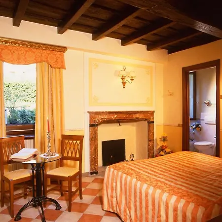 Hotel La Contrada Dei Monti 3*