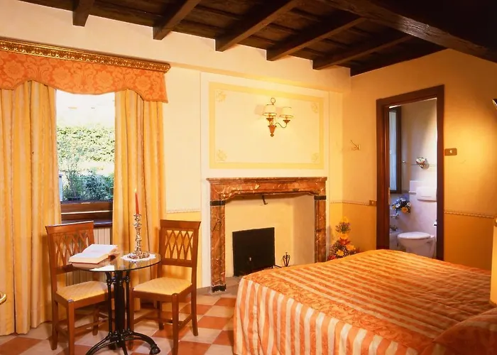 ホテル La Contrada Dei Monti 3*